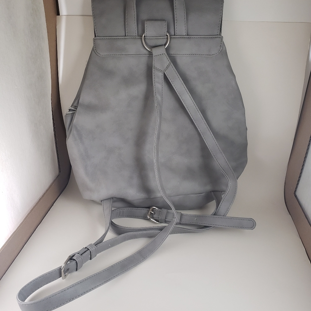 Silver Backpack - Picture 2 of 8
